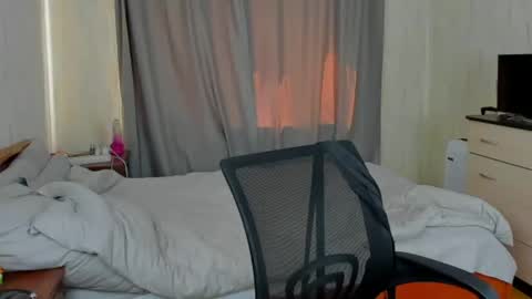 Snapshot of martintw_17 chatting on May 2026 05:03:02 AM martintw_17 online show from May 2026 05:03:02 AM