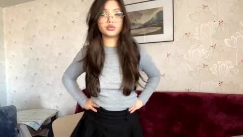 Mia online show from February 2026 02:08:02 AM