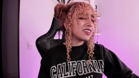 Snapshot of mary_jane_lovers chatting on January 2025 02:11:01 AM Mary Jane online show from January 2025 02:11:01 AM