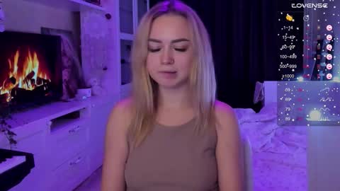 Snapshot of mary_romance chatting on October 2025 08:29:02 PM Mary online show from October 2025 08:29:02 PM