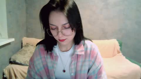 Stephie online show from December 2025 08:03:01 PM