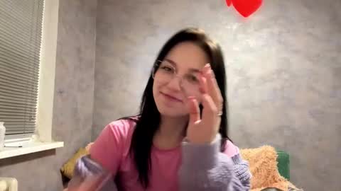 Stephie online show from December 2025 09:53:01 PM