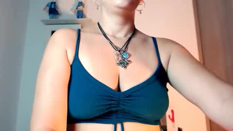 maryline online show from September 2025 03:28:01 AM