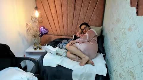 Marylin online show from November 2025 07:52:01 AM