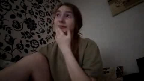 Hi My name is Elina Im 18 years old. online show from October 2025 06:13:02 AM