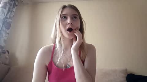 Hi My name is Elina Im 18 years old. online show from October 2025 06:58:02 AM