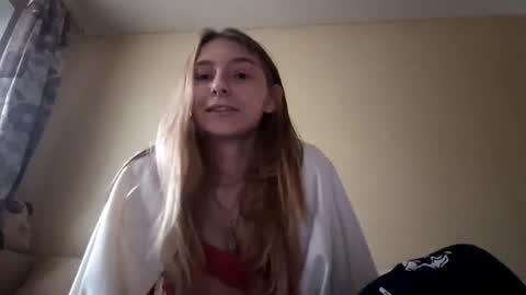 Hi My name is Elina Im 18 years old. online show from October 2025 06:14:01 AM
