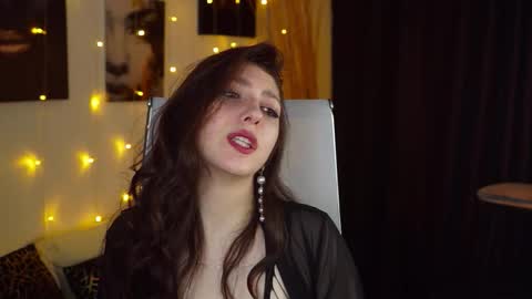 Mary Miller online show from November 2025 10:05:01 AM