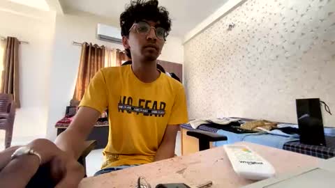 maskboyz2003 online show from October 2025 03:51:02 AM