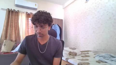 Mask Boy online show from October 2025 05:08:02 AM