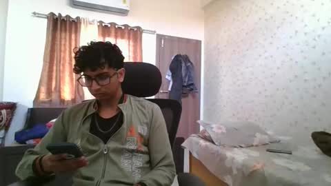 Mask Boy online show from January 2026 04:48:02 AM