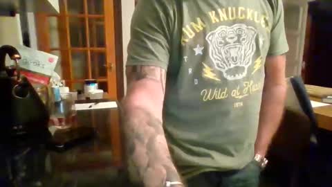 Snapshot of masked_masturbation_couple chatting on September 2025 09:59:02 PM Masked Masturbation Couple online show from September 2025 09:59:02 PM