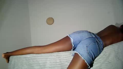 masked_shy_girl online show from April 2026 02:15:01 PM
