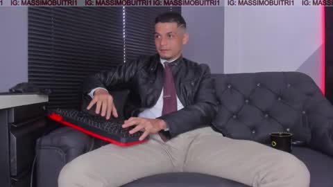 I am Massimo online show from November 2025 02:05:01 PM