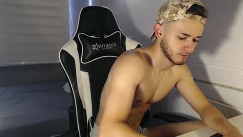 Snapshot of massimo_jiovano chatting on December 2024 03:56:02 PM massimo online show from December 2024 03:56:02 PM