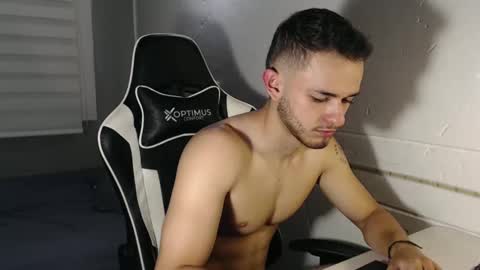 Snapshot of massimo_jiovano chatting on January 2025 02:57:01 AM massimo online show from January 2025 02:57:01 AM