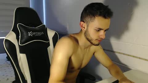 Snapshot of massimo_jiovano chatting on February 2025 02:53:01 PM massimo online show from February 2025 02:53:01 PM