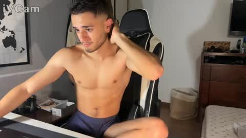 Snapshot of massimo_jiovano chatting on September 2025 11:18:02 PM massimo online show from September 2025 11:18:02 PM