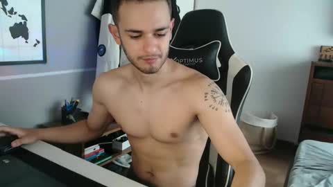 Snapshot of massimo_jiovano chatting on October 2025 03:13:01 PM massimo online show from October 2025 03:13:01 PM