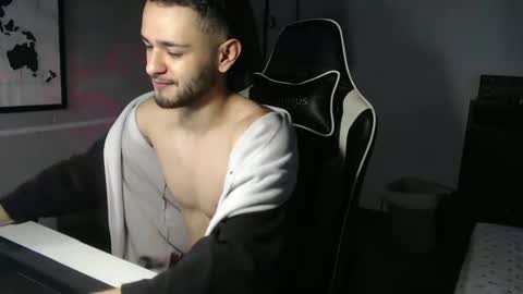 Snapshot of massimo_jiovano chatting on November 2025 03:00:02 PM massimo online show from November 2025 03:00:02 PM