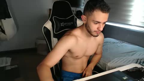 Snapshot of massimo_jiovano chatting on November 2025 02:40:02 PM massimo online show from November 2025 02:40:02 PM