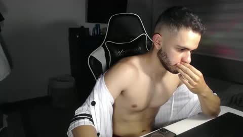 Snapshot of massimo_jiovano chatting on November 2025 10:58:02 PM massimo online show from November 2025 10:58:02 PM