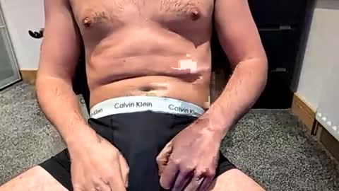 Snapshot of massive1oad chatting on December 2024 12:17:01 PM massive1oad online show from December 2024 12:17:01 PM