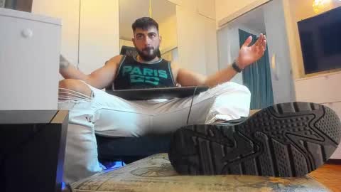 Matthew online show from October 2025 08:09:01 PM