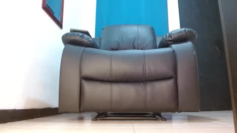 Snapshot of master_melo chatting on November 2025 04:51:01 PM master melo online show from November 2025 04:51:01 PM