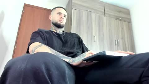 steven  online show from November 2025 01:37:01 AM