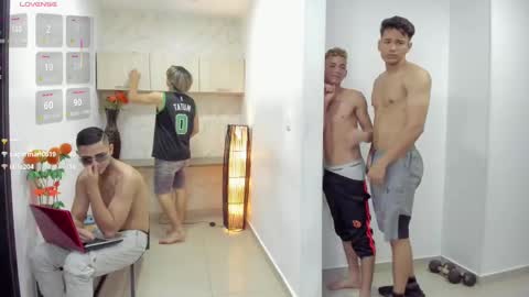 Team Cris Darwin- Fernando- Stiven- David online show from February 2025 02:33:01 PM