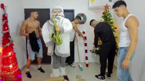 Team Cris Darwin- Fernando- Stiven- David online show from December 2025 11:41:02 AM