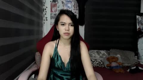 Cora online show from December 2025 04:05:01 PM