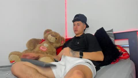 mateo_escobar online show from October 2025 12:55:01 AM