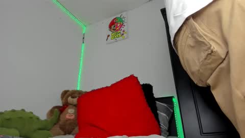 mateo_escobar online show from January 2026 04:28:01 AM