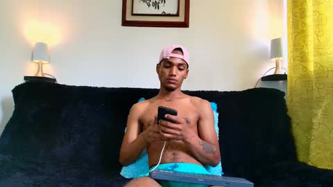 Snapshot of mateo_nick chatting on December 2024 07:00:02 PM Mateo and Noah online show from December 2024 07:00:02 PM