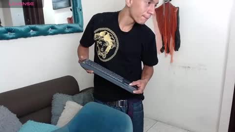 Mateo online show from October 2025 12:05:01 PM