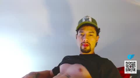 Snapshot of mathew444 chatting on November 2025 11:31:02 AM STRURIBE ON INSTAGRAM online show from November 2025 11:31:02 AM