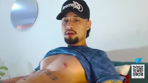 Snapshot of mathew444 chatting on December 2025 03:06:01 PM STRURIBE ON INSTAGRAM online show from December 2025 03:06:01 PM