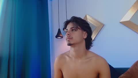 Mathew online show from November 2025 07:03:01 PM