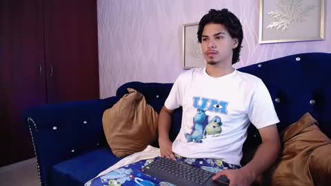 Mathew online show from December 2025 06:36:02 PM