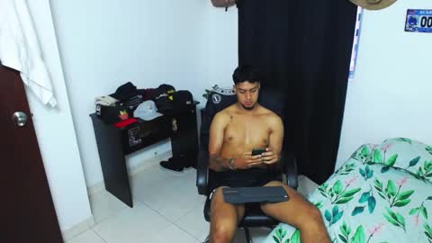 Snapshot of matias_bianco01 chatting on January 2025 10:29:02 PM matias online show from January 2025 10:29:02 PM