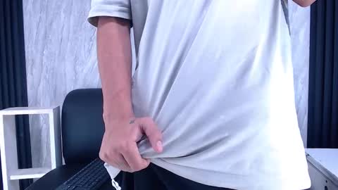 Snapshot of matt_ruso chatting on September 2025 07:30:01 PM Matt Ruso online show from September 2025 07:30:01 PM