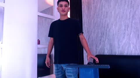 Snapshot of matt_ruso chatting on October 2025 07:04:02 PM Matt Ruso online show from October 2025 07:04:02 PM