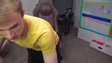 Snapshot of mattcashxxx chatting on December 2024 02:10:02 AM Matt Cash online show from December 2024 02:10:02 AM