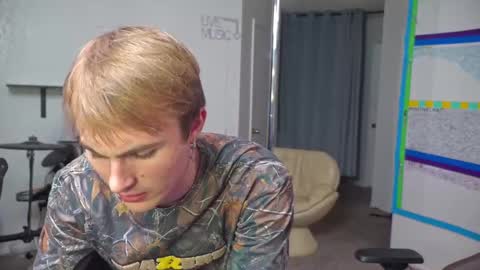 Snapshot of mattcashxxx chatting on February 2025 02:07:01 AM Matt Cash online show from February 2025 02:07:01 AM