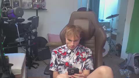 Snapshot of mattcashxxx chatting on September 2025 01:05:02 AM Matt Cash online show from September 2025 01:05:02 AM