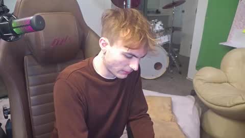 Snapshot of mattcashxxx chatting on September 2025 04:08:02 PM Matt Cash online show from September 2025 04:08:02 PM