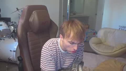 Snapshot of mattcashxxx chatting on October 2025 04:05:02 PM Matt Cash online show from October 2025 04:05:02 PM