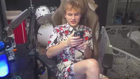 Snapshot of mattcashxxx chatting on November 2025 02:09:01 AM Matt Cash online show from November 2025 02:09:01 AM